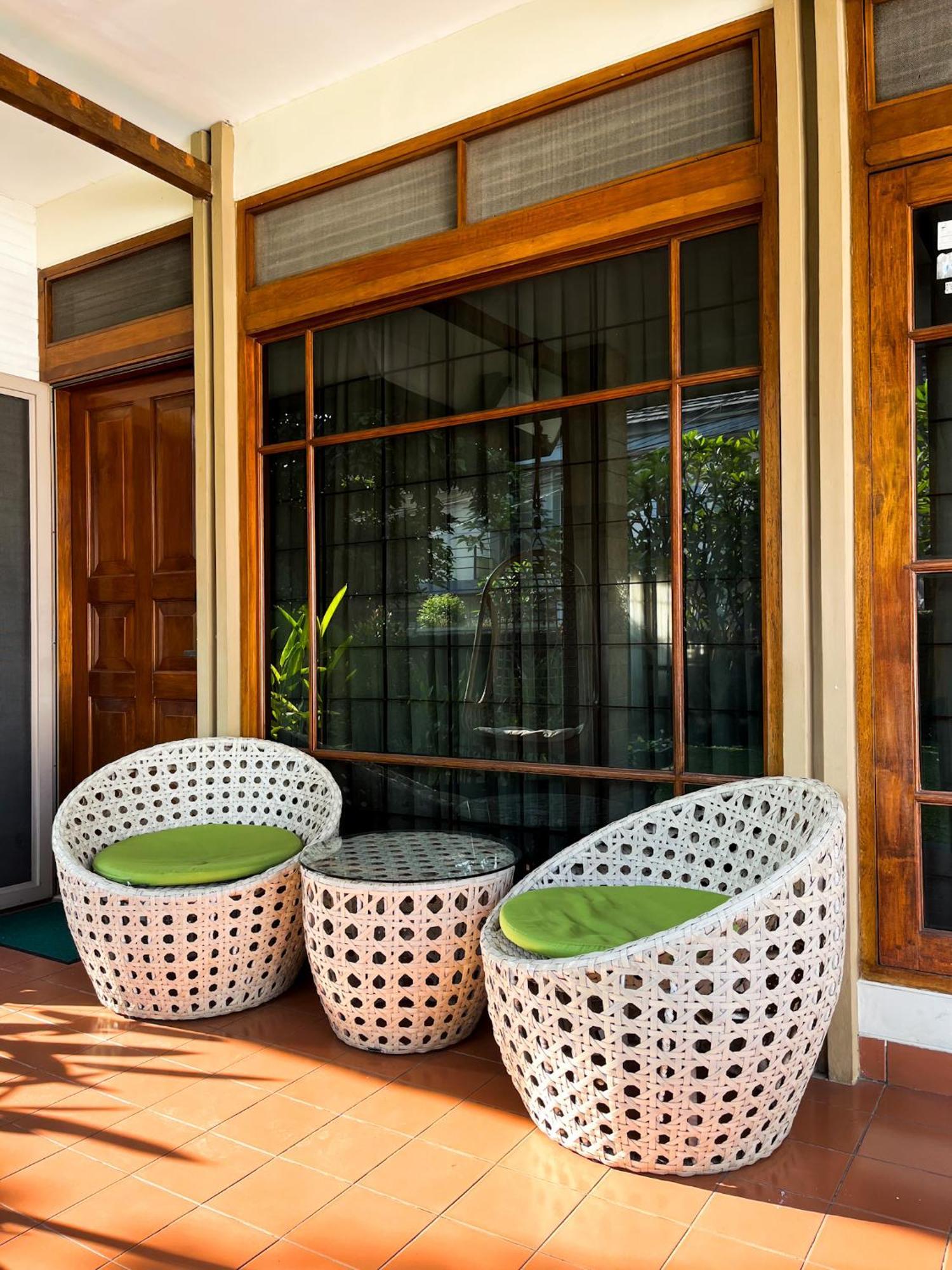 Roemah Renjana Bandung Bed and Breakfast Eksteriør billede